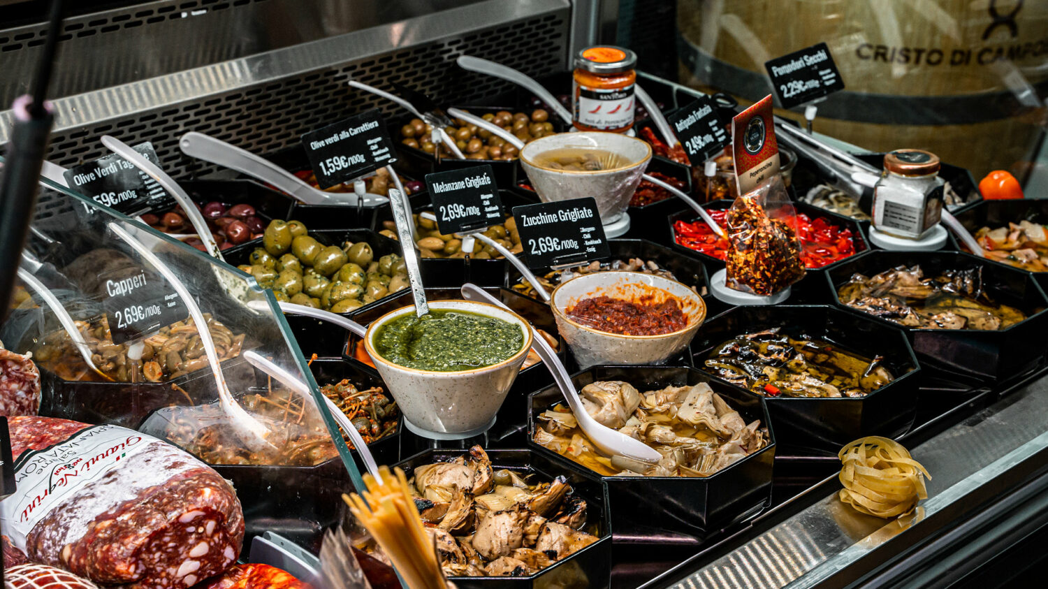 Delikatessen - Antipasti - Italienisches Restaurant due amici by Nuivi - Rodgau bei Frankfurt - Deutschland