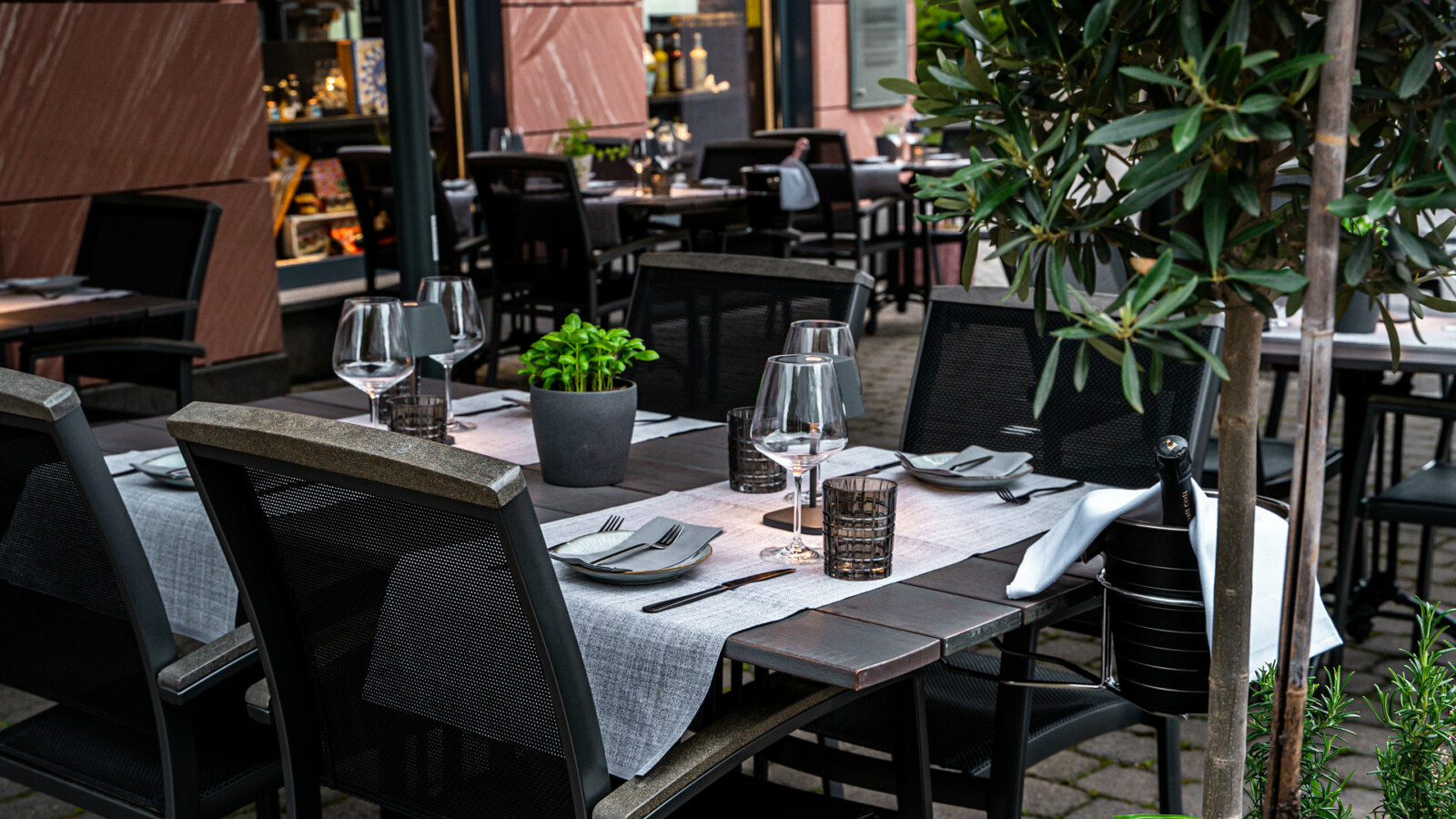 Italienisches Restaurant due amici by Nuivi - Rodgau bei Frankfurt am Main - Aussenterrasse