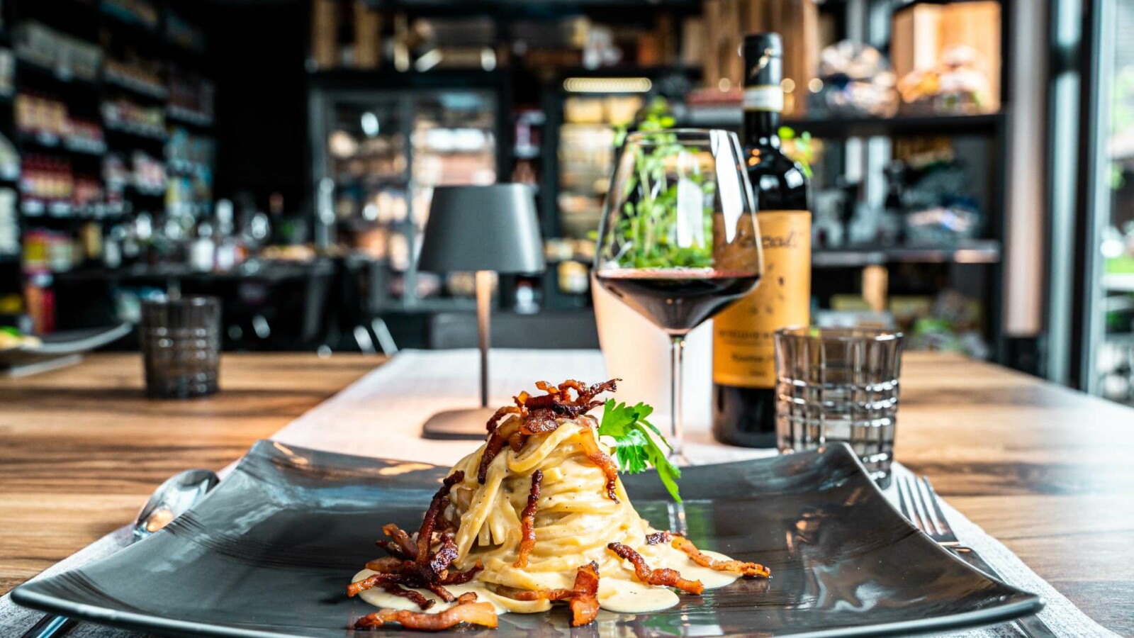 Barolo - Kräftiger Rotwein aus Italien - Restaurant due amici by Nuivi, Rodgau bei Frankfurt