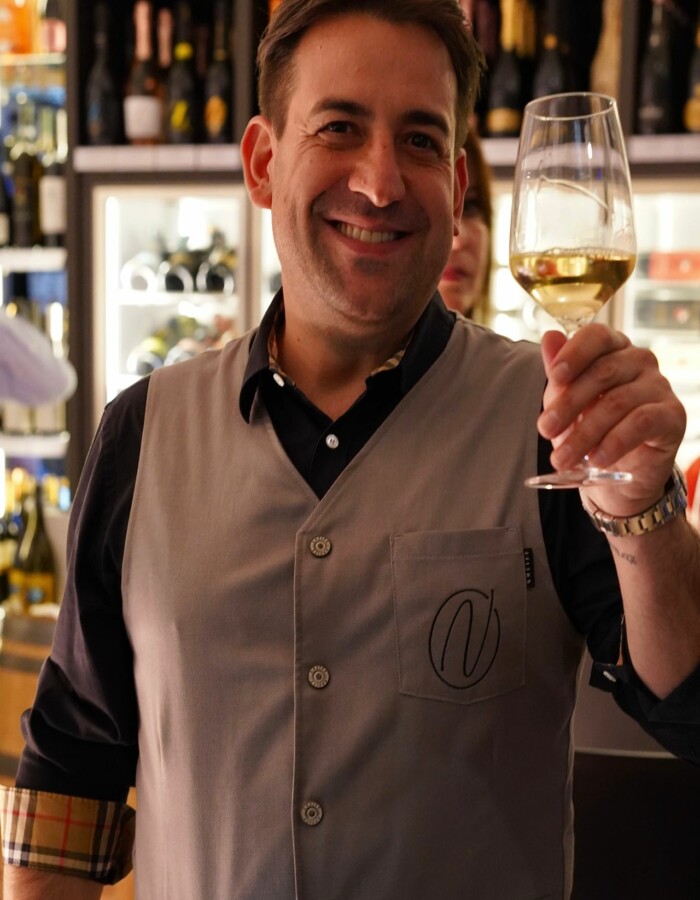 Italienisches Restaurant Nuivi in Rodgau bei Frankfurt - Weinverkostung mit Maximilian Kästner